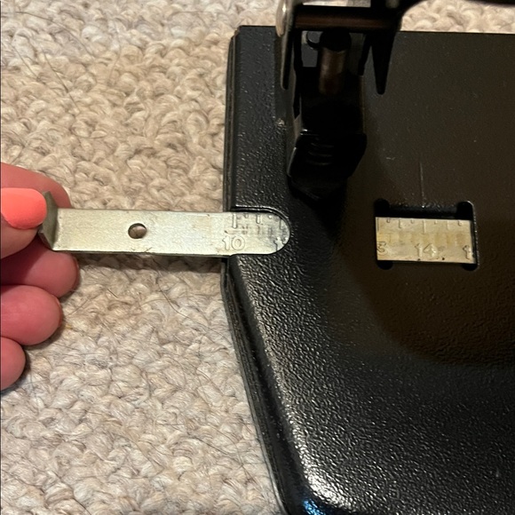 Master Products Black Heavy-Duty Hole Punch - Picture 3 of 3